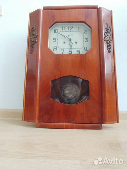 Антикварные часы с боем