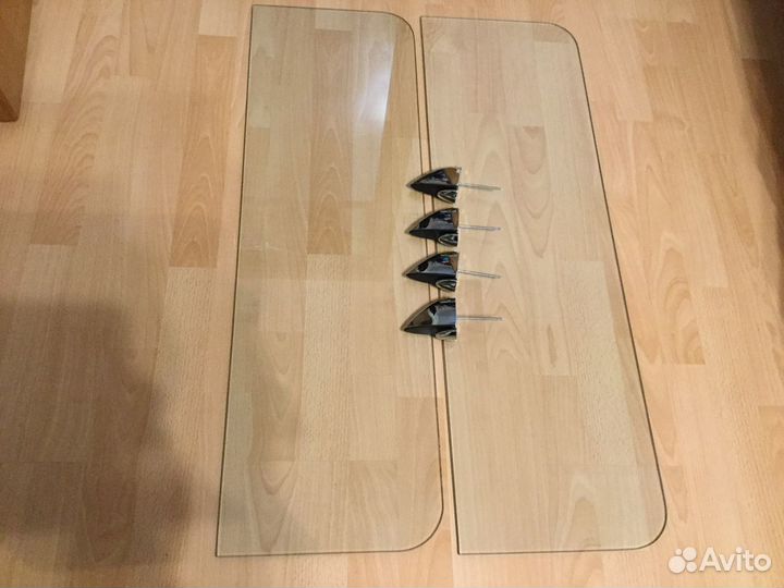 Полки стеклянные с держателями пеликан