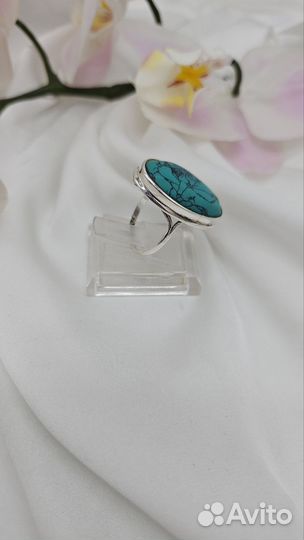Кольцо овальная иск. бирюза р.19