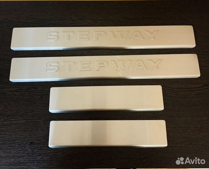 Накладки на пороги renault