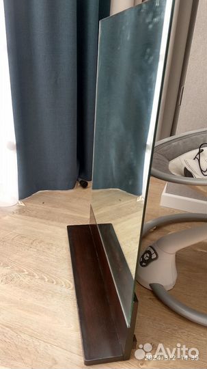 Зеркало с полкой