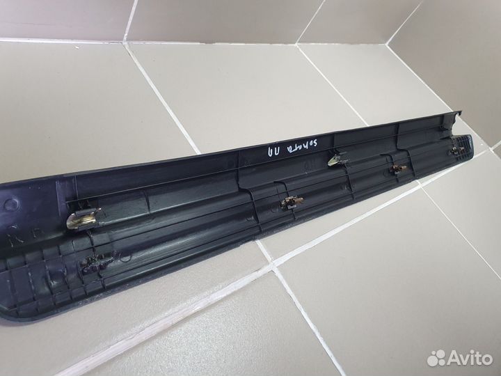 Накладка порога передняя правая Hyundai Sonata 4