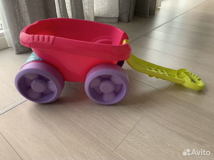 Megablocks: стол + тележка + 3 больших набора