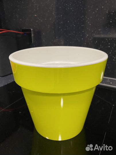 Цветочный горшок с кашпо