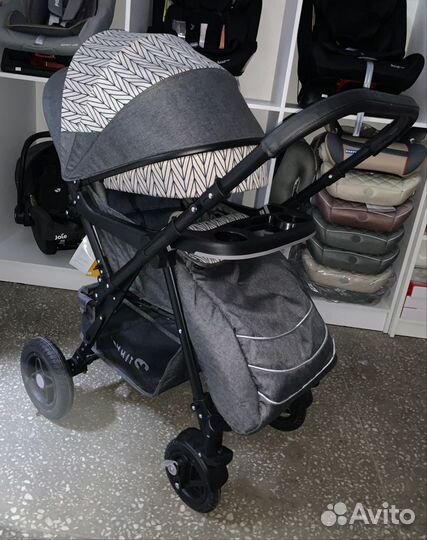 Коляска с перекидной ручкой