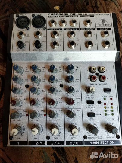 Микшерный пульт behringer