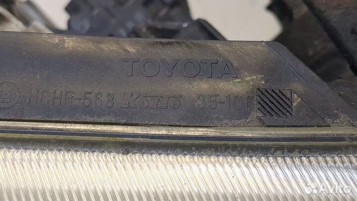 Фара (передняя) правая Toyota Avensis 2