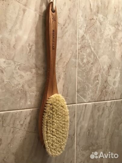 Массажная щетка