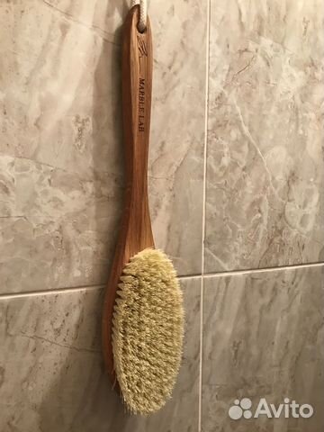 Массажная щетка