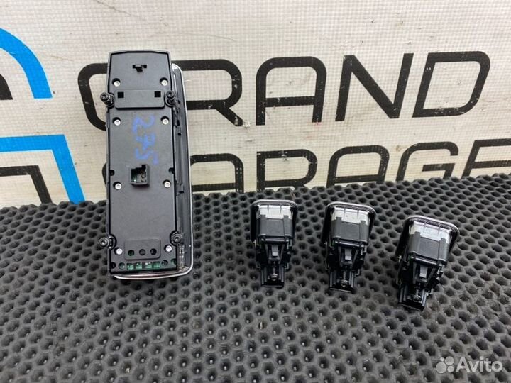 Блок стеклоподъемников Mercedes-Benz C-Class W204