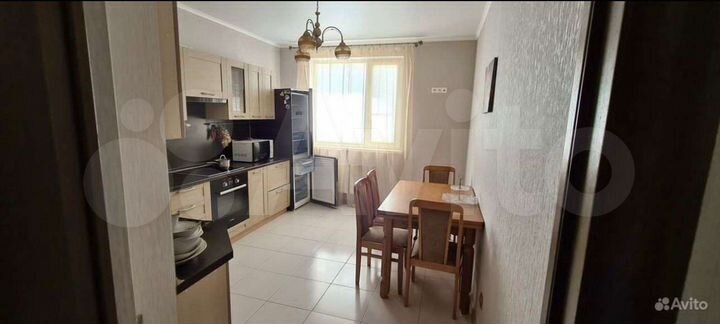 2-к. квартира, 64 м², 1/20 эт.