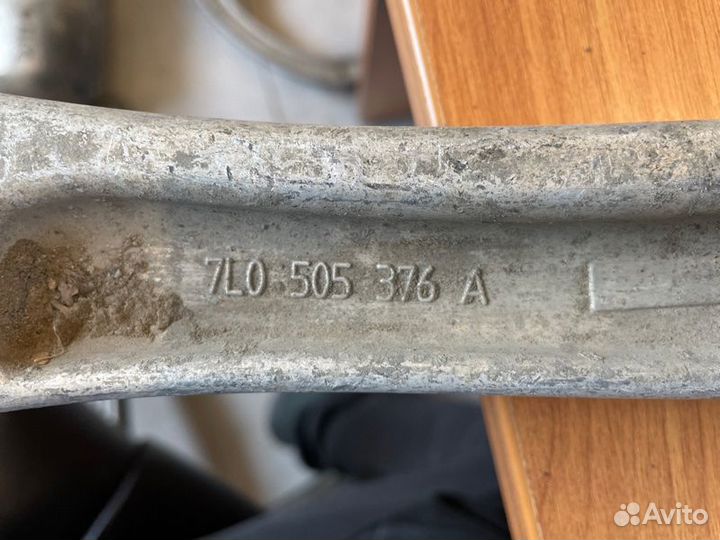 Рычаг подвески задний левый Volkswagen Touareg 1