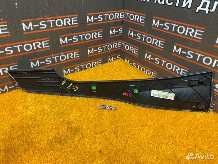 Накладка центральной консоли передняя правая Bmw