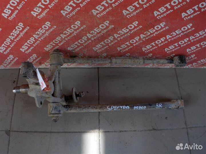 Кулак задний правый Kia Spectra FB2272 S6D159048