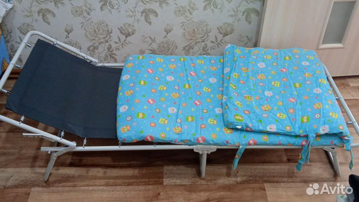 Раскладушка детская с матрасом
