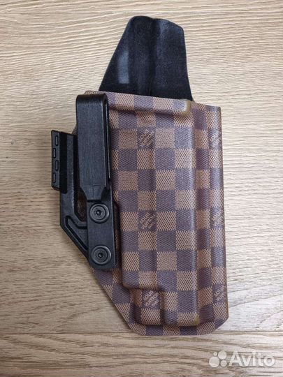 Кобура из кайдекса LV алькантара внутри