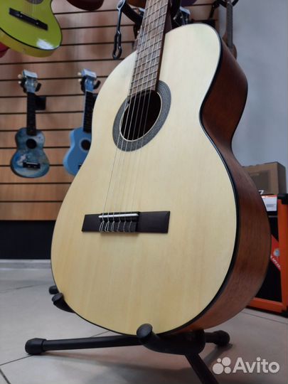 Классическая гитара Cort AC100