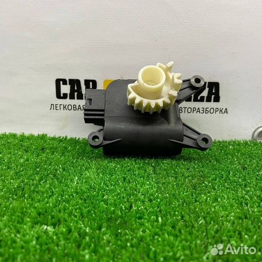 Моторчик привода заслонок отопителя (печки)