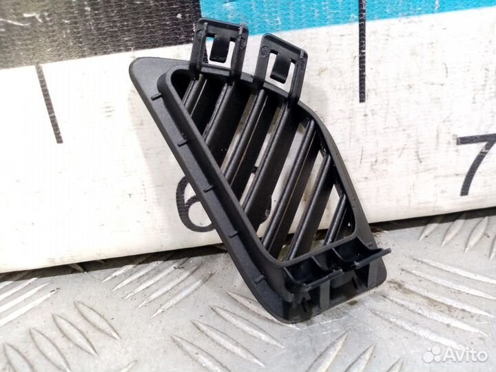 Б/У Дефлектор воздушный левый#001