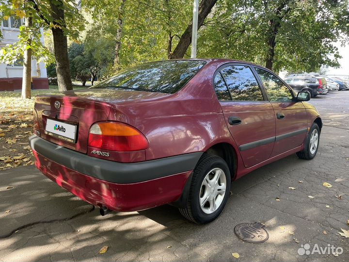 Toyota Avensis 1.6 МТ, 1998, 175 000 км