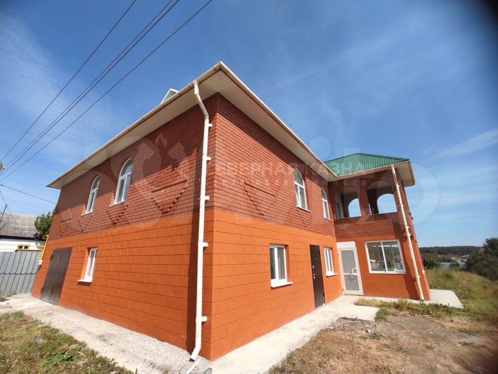 Коттедж 266 м² на участке 9,5 сот.