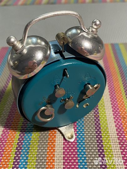 Часы будильник слава СССР