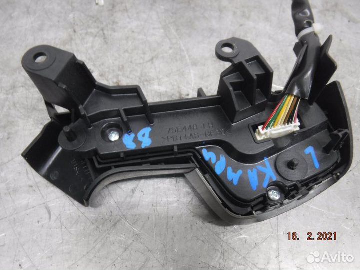 Кнопка многофункциональная левая Toyota Camry 50