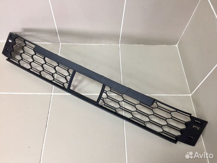 Решетка переднего бампера Skoda Rapid 2020 адаптив