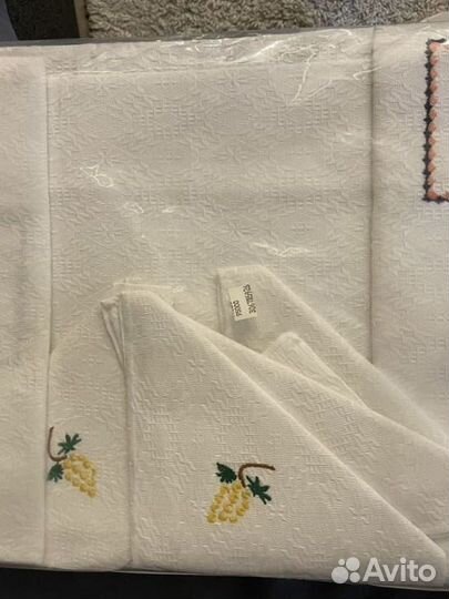 Скатерть и салфетки на 12 персон