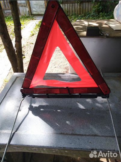 Знак аварийной остановки от бмв е 60