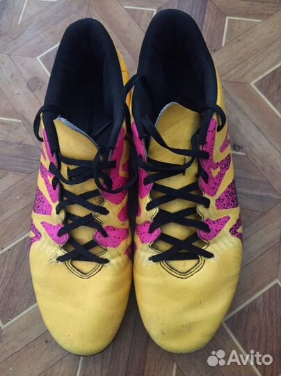 Бутсы футбольные