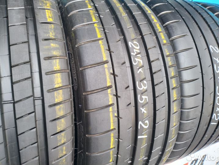 Michelin Pilot Super Sport 245/35 R21 и 275/30 R21 98Y