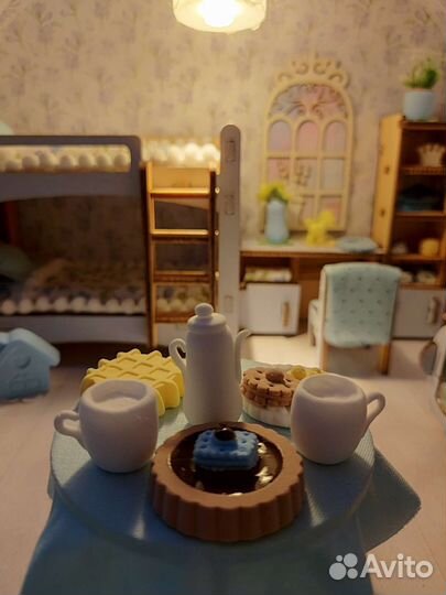 Кукольный домик- чемодан с мебелью для лол, кукла