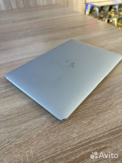 Apple MacBook Air 2020 16/512gb i7