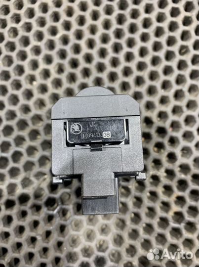 Кнопка корректора фар Skoda Octavia A5 Октавия