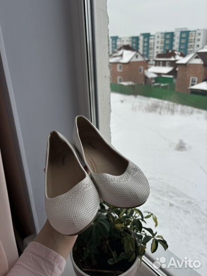 Туфли белые 38