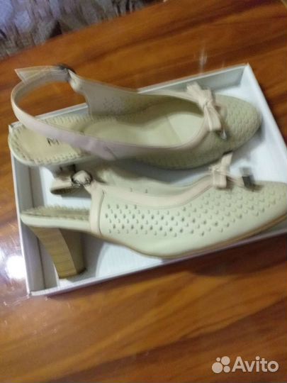 Босоножки женские