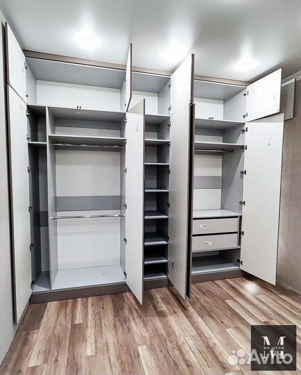 Шкаф распашной