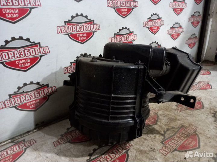 Корпус воздушного фильтра Mazda Titan WGE1T TF