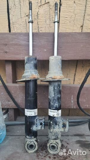 Стойка амортизатора MMC L200