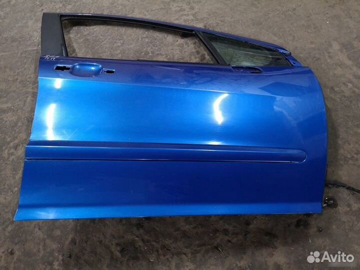 Дверь передняя правая Peugeot 308