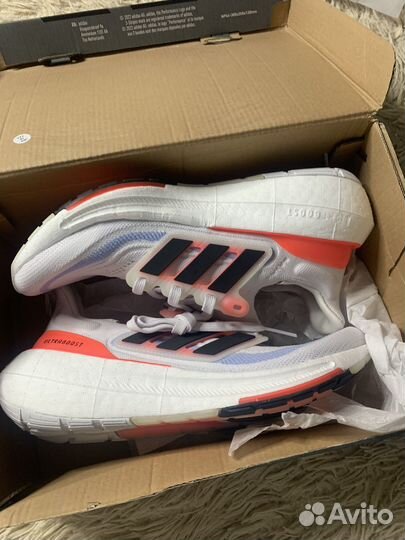 Беговые кроссовки adidas ultraboost light