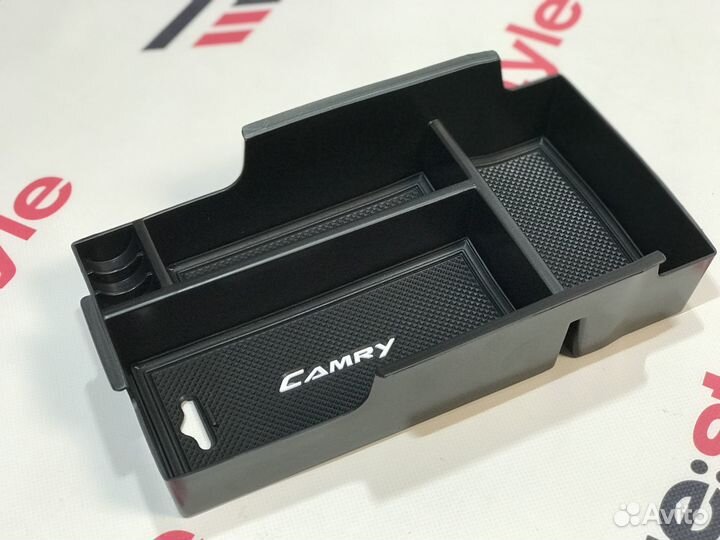 Органайзер между передних сидений Toyota Camry 50