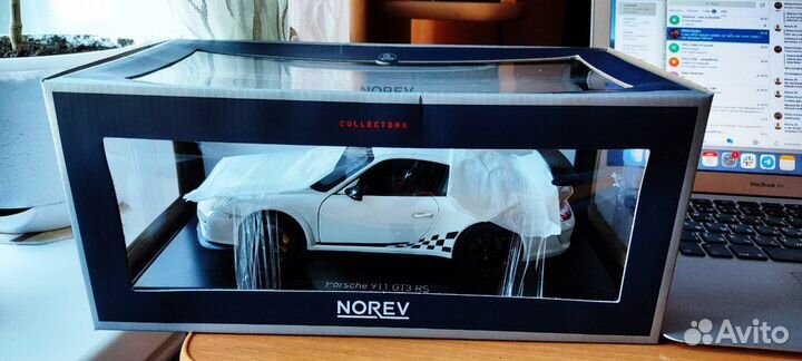 Porsche 911 GT3 RS 2010 1:18 Norev