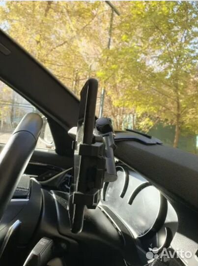 Держатель для телефона с зажимом