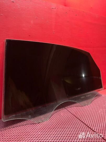 Стекло двери заднее правое Audi A8 D4 cdda 2012