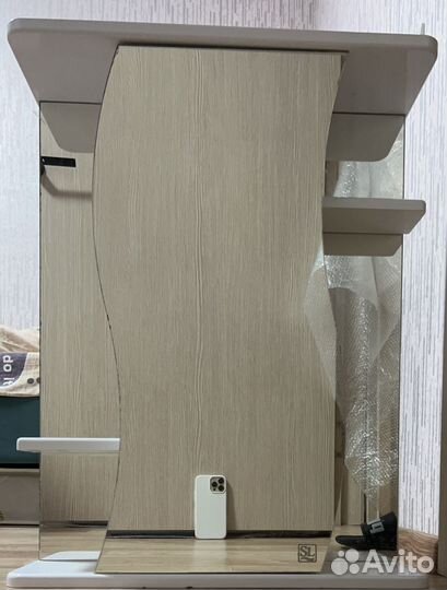 Тумба и зеркало