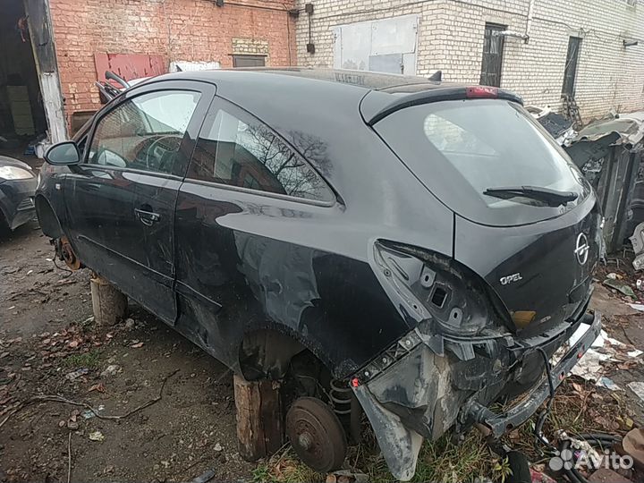 Задняя четверть Opel Corsa D купе 2007 год