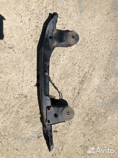 Балка продольная под двс. Nissan cefiro a33