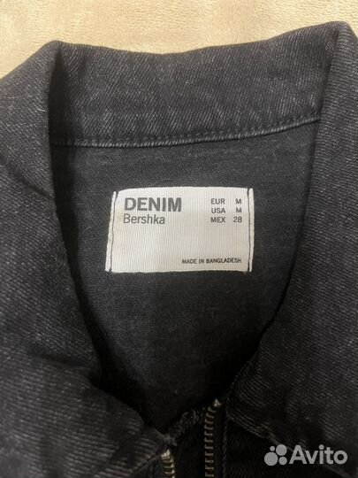 Черное джинсовое платье bershka